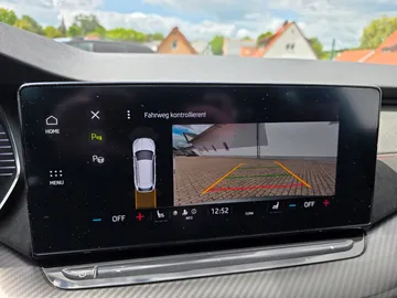Car image 29