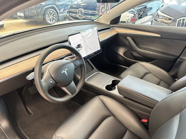 Tesla Model 3 239 kW image number 9