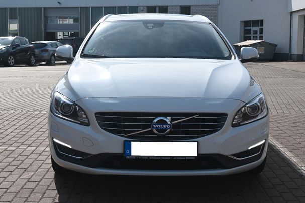 Volvo V60 AWD 212 kW image number 9