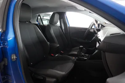 Car image 35