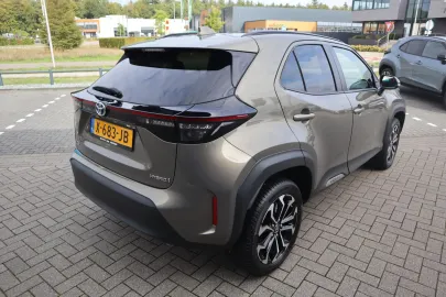 Car image 3