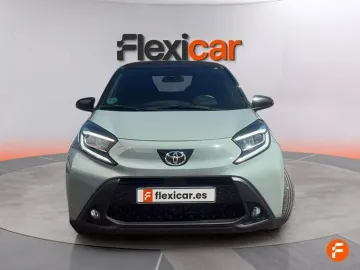 Car image 4