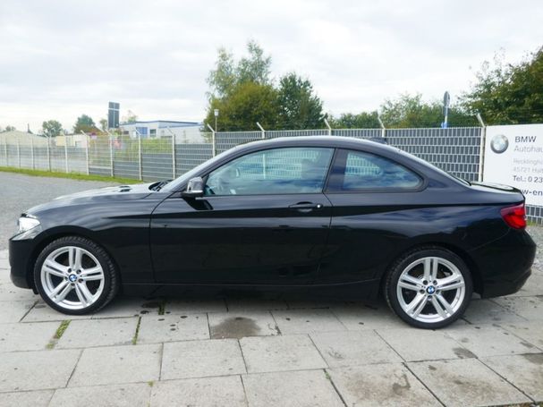 BMW 220i Coupe Sport Line 135 kW image number 4