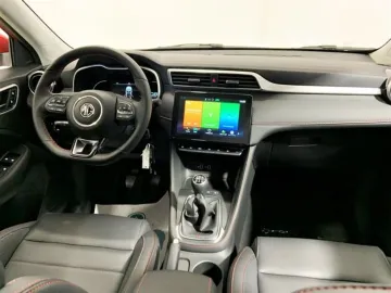 Car image 17