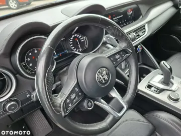 Car image 34