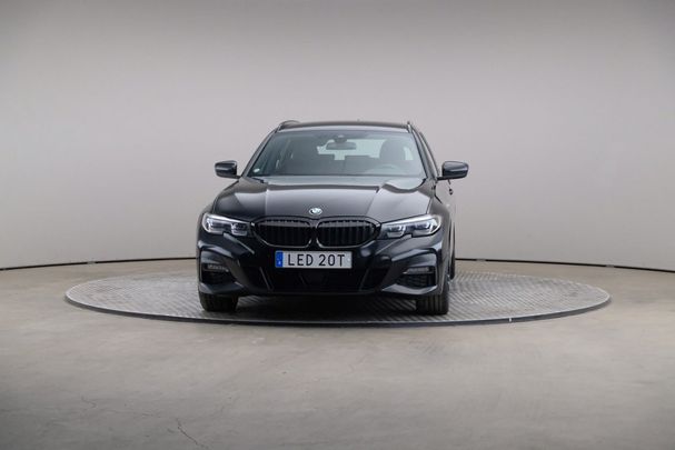 BMW 330 Touring e M Sport 216 kW image number 2