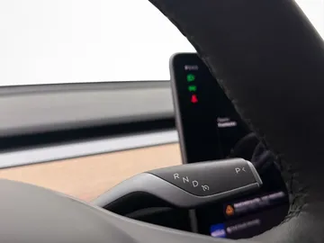 Car image 34