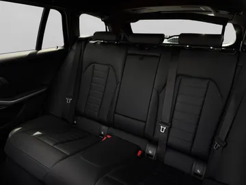 Car image 32