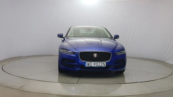 Jaguar XE 132 kW image number 3