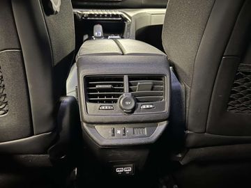 Car image 38