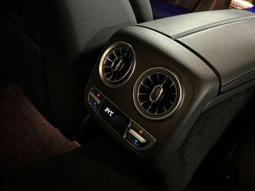 Car image 37