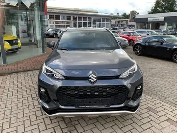 Car image 4