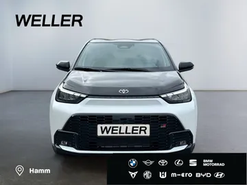 Car image 3