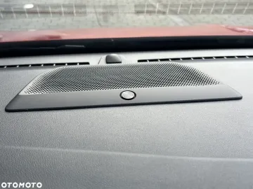 Car image 40