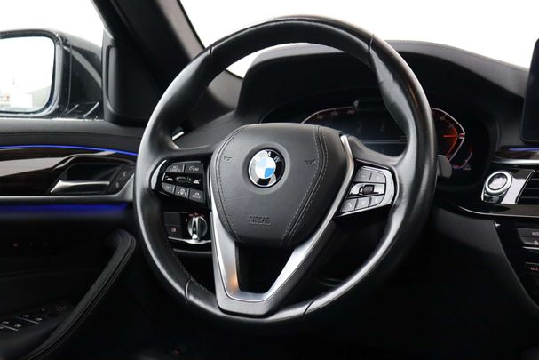 BMW 520i Luxury Line 135 kW image number 19