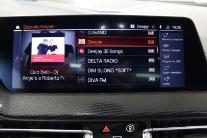 Car image 28