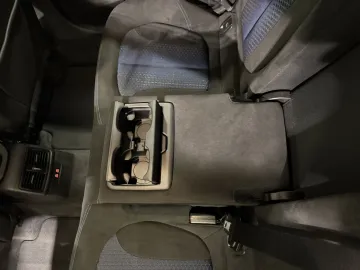 Car image 35
