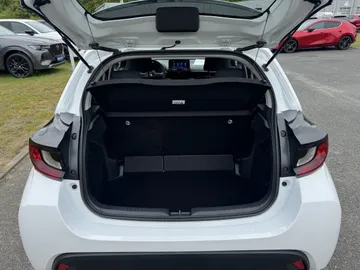 Car image 22