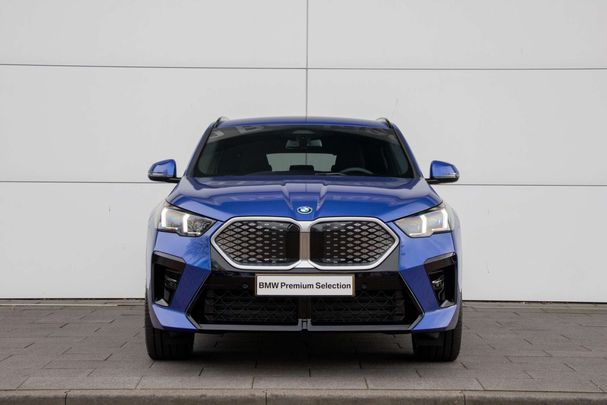 BMW iX2 xDrive30 230 kW image number 7