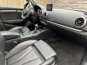 Car image 35