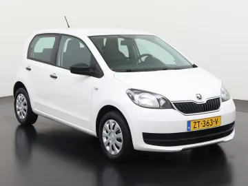 Car image 25
