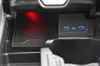 Car image 34