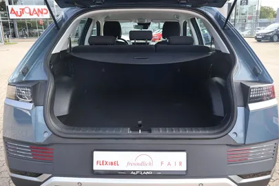 Car image 28