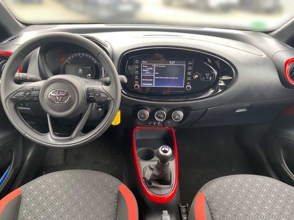 Toyota Aygo X 53 kW image number 8