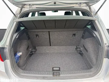 Car image 32