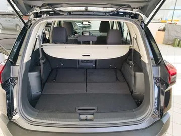 Car image 29