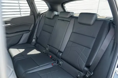 Car image 35