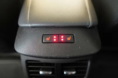 Car image 39