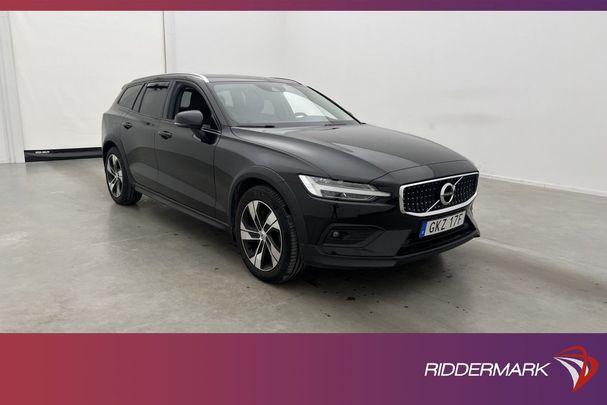 Volvo V60 Cross Country D4 AWD Momentum 140 kW image number 2