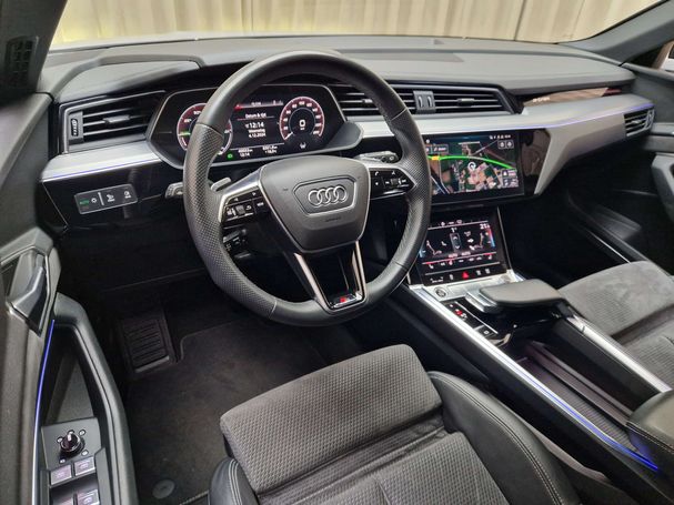 Audi e-tron 50 quattro S-line 230 kW image number 27