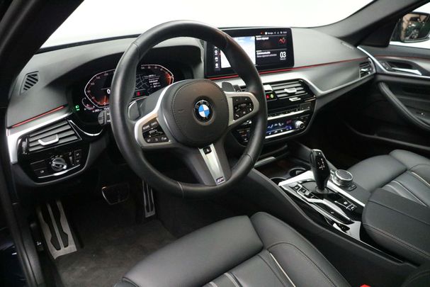 BMW 520i Touring 135 kW image number 8