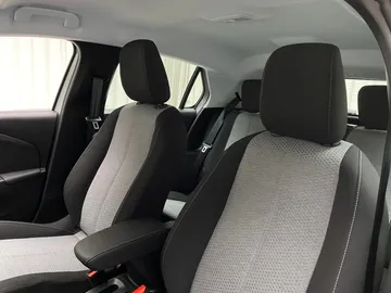 Car image 44