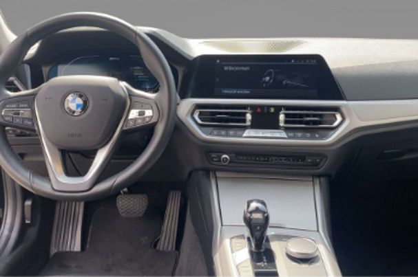 BMW 330 e Touring xDrive 215 kW image number 10