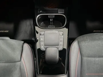 Car image 37