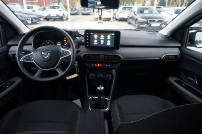 Car image 10