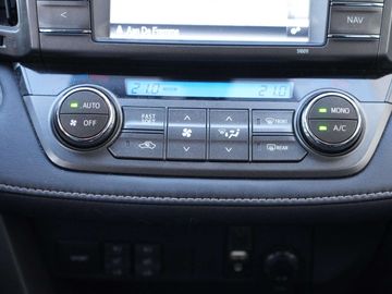 Car image 32