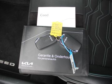 Car image 35