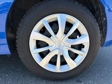 Car image 22