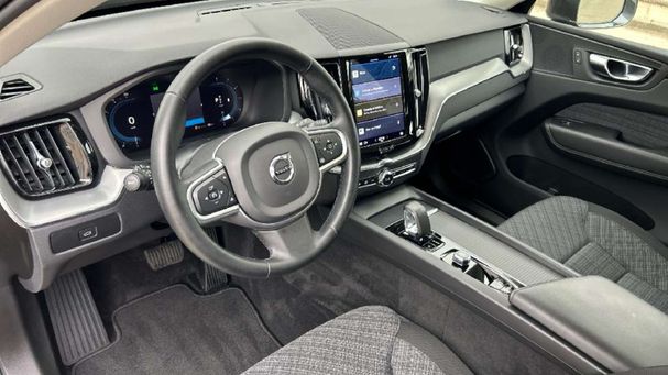 Volvo XC60 B4 Core 145 kW image number 9