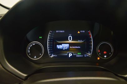 Car image 30