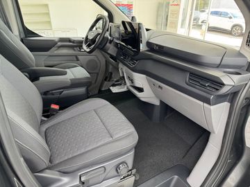 Car image 32