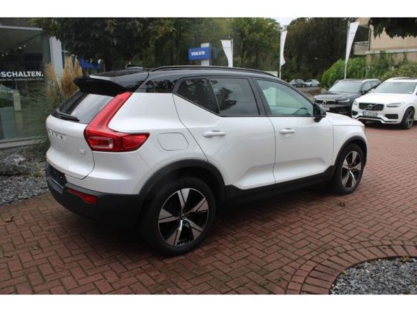 Volvo XC40 R Plug-in Hybrid T4 Design 155 kW image number 4