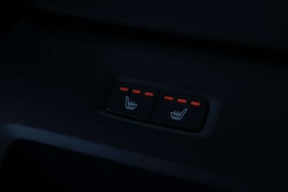 Car image 38