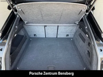 Car image 32