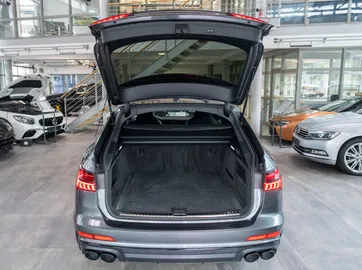 Car image 29
