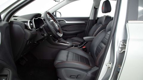 Car image 15